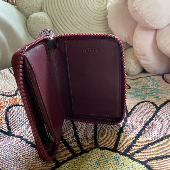 Coach Camera 16 with wallet and keychain EUC - Picture 13 of 15